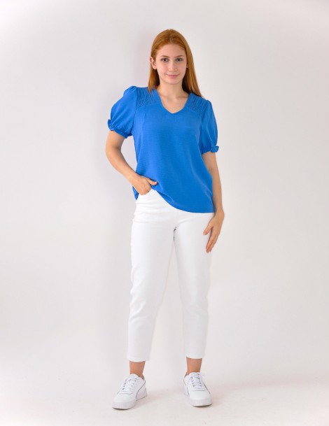 BLUSA GOLA EM BICO