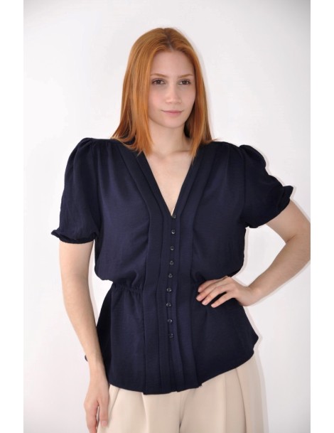 BLUSA CON PLIEGUES Y BOTONES