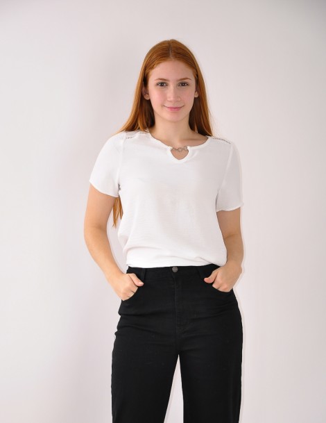 BLUSA C/DETALHE