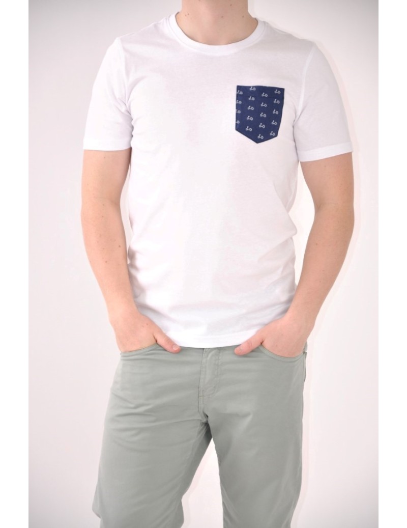 T-SHIRT C/ BOLSO
