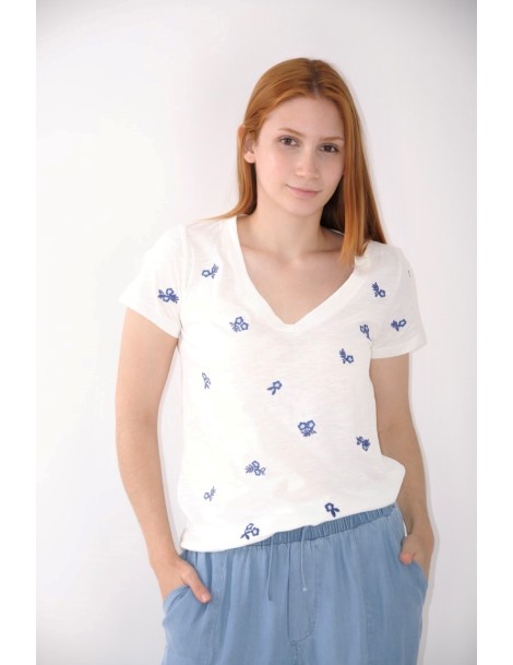 CAMISETA BORDADA