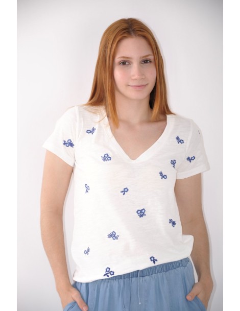 CAMISETA BORDADA