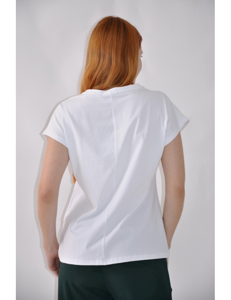 CAMISETA ESTAMPADA Y BORDADA 