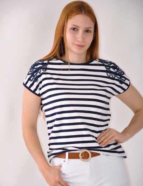 CAMISETA ESTAMPADA FLORES C/RAYAS 