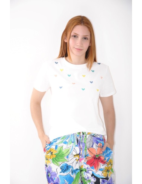 T-SHIRT C/CORAÇÕES