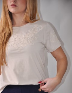 CAMISETA BORDADA