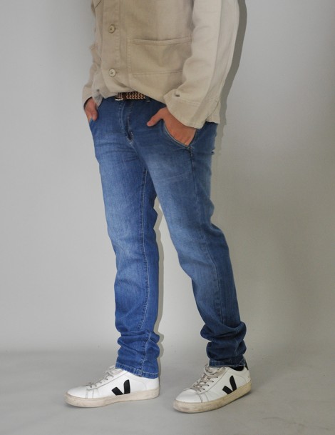 PANTALÓN BOLSILLOS CHINO