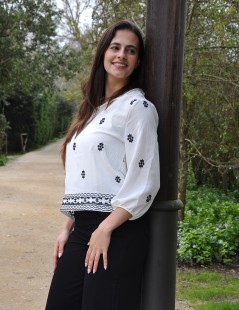 BLUSA BORDADA CONTRASTE
