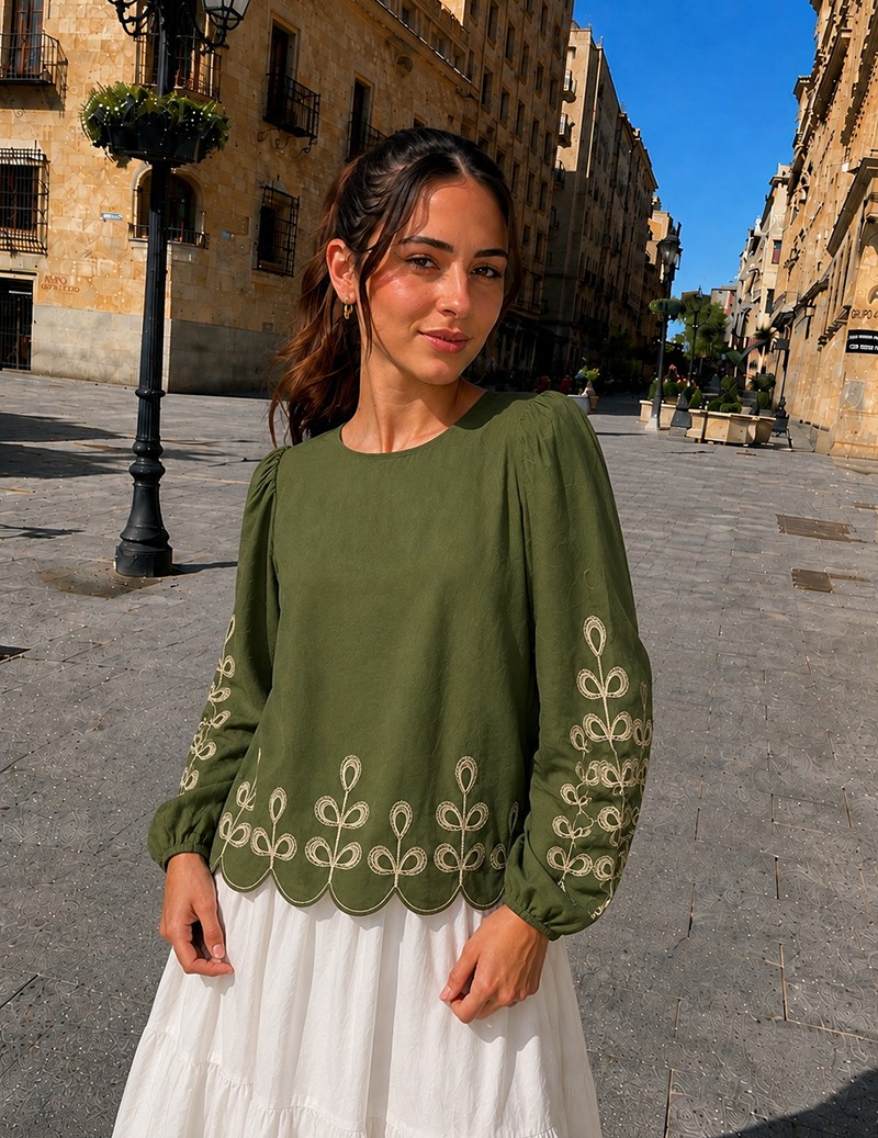 BLUSA BORDADA M/ LARGA