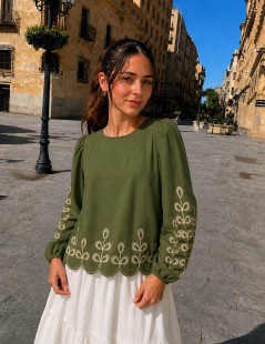 BLUSA BORDADA M/ LARGA