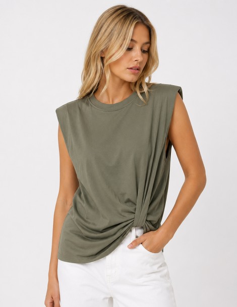 BLUSA C/HOMBROS ACOLCHOADOS